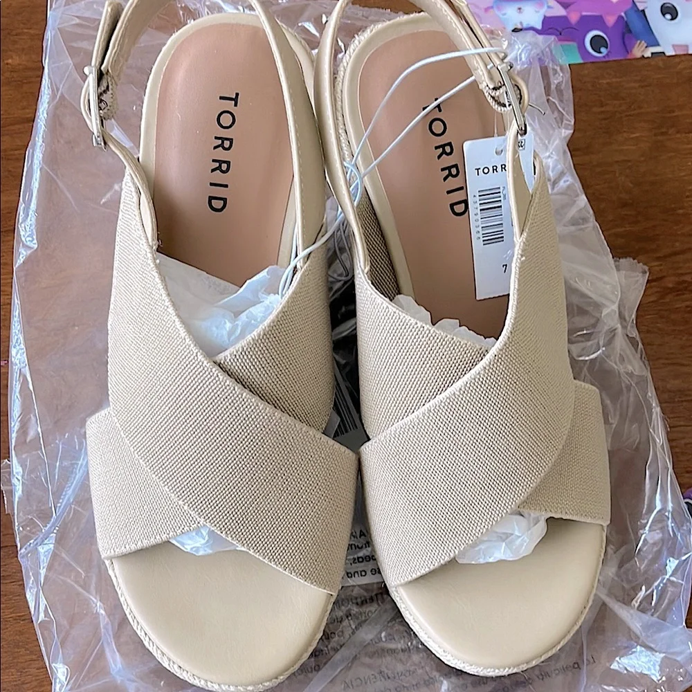 Torrid Beige Cross-Strap wedge Sandals. Size 7 wide